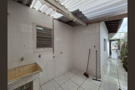 Casa à venda com 119m², 2 quartos e 2 vagas