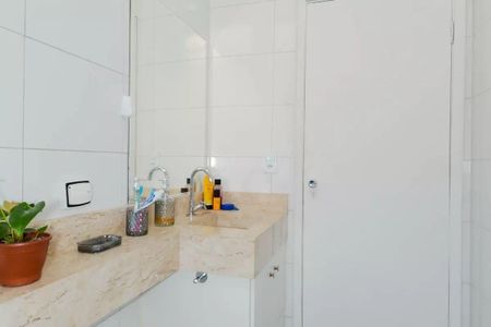 Casa à venda com 72m², 2 quartos e 1 vaga
