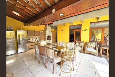 Casa à venda com 350m², 4 quartos e 3 vagas