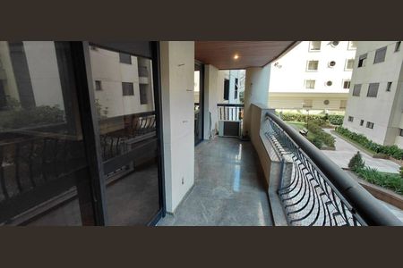 Apartamento à venda com 156m², 4 quartos e 3 vagas
