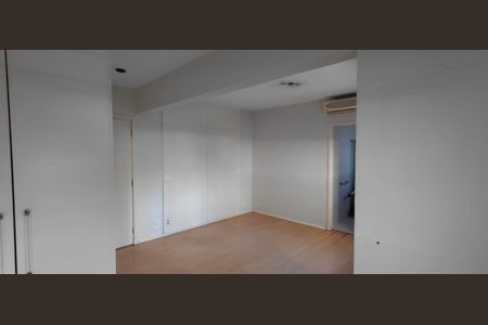 Apartamento à venda com 156m², 4 quartos e 3 vagas