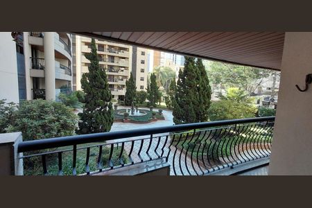 Apartamento à venda com 156m², 4 quartos e 3 vagas