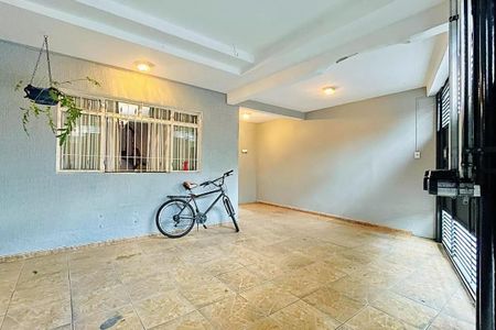 Casa à venda com 138m², 2 quartos e 2 vagas