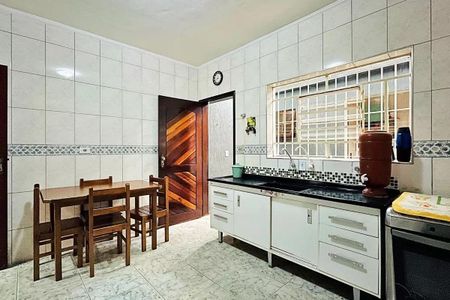 Casa à venda com 138m², 2 quartos e 2 vagas