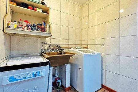 Casa à venda com 138m², 2 quartos e 2 vagas