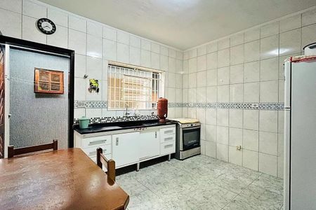 Casa à venda com 138m², 2 quartos e 2 vagas