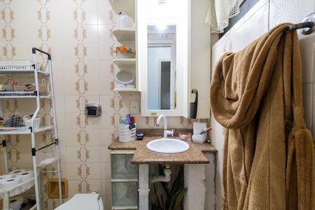 Apartamento à venda com 55m², 2 quartos e sem vaga Apartamento à venda com 55m², 2 quartos e sem vagaBanheiro