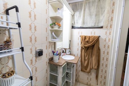Apartamento à venda com 55m², 2 quartos e sem vaga Apartamento à venda com 55m², 2 quartos e sem vagaBanheiro