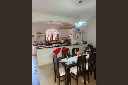 Casa à venda com 4 quartos, 198m² em Vila Galvão, Guarulhos