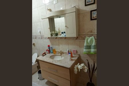 Casa à venda com 198m², 4 quartos e 2 vagas