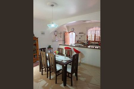 Casa à venda com 4 quartos, 198m² em Vila Galvão, Guarulhos