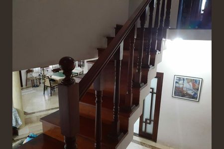 Casa para alugar com 215m², 4 quartos e 6 vagas