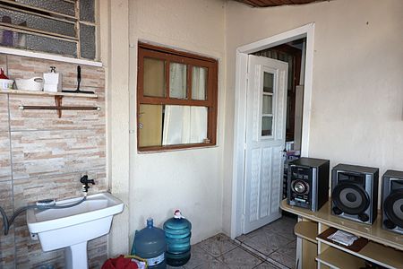 Casa à venda com 80m², 2 quartos e sem vagaÁrea de serviço