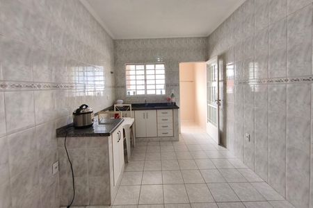 Casa à venda com 204m², 2 quartos e 2 vagas Casa à venda com 204m², 2 quartos e 2 vagasCozinha