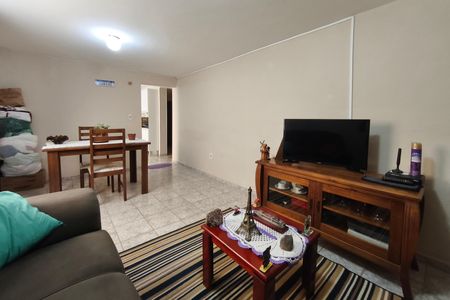 Casa à venda com 204m², 2 quartos e 2 vagas Casa à venda com 204m², 2 quartos e 2 vagasCasa 3 - Sala