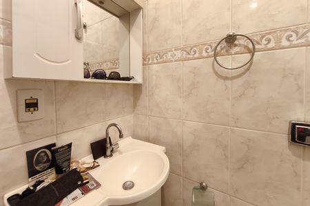 Casa à venda com 204m², 2 quartos e 2 vagas Casa à venda com 204m², 2 quartos e 2 vagasBanheiro Social