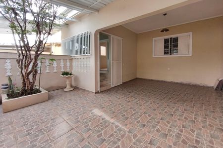 Casa à venda com 204m², 2 quartos e 2 vagas Casa à venda com 204m², 2 quartos e 2 vagasQuintal - Garagem