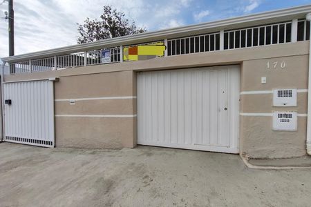 Casa à venda com 204m², 2 quartos e 2 vagas Casa à venda com 204m², 2 quartos e 2 vagasPLACA INSTALADA NA FACHADA