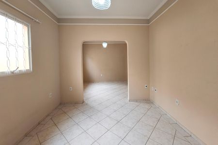 Casa à venda com 204m², 2 quartos e 2 vagas Casa à venda com 204m², 2 quartos e 2 vagasSala