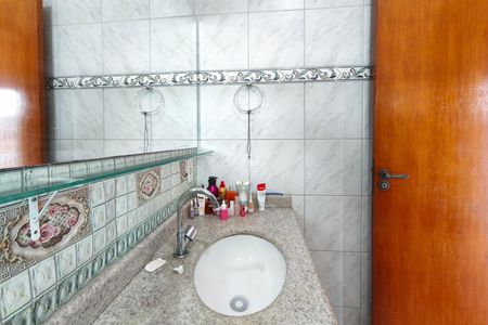 Casa à venda com 204m², 2 quartos e 2 vagas Casa à venda com 204m², 2 quartos e 2 vagasBanheiro Suíte