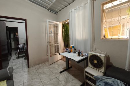 Casa à venda com 204m², 2 quartos e 2 vagas Casa à venda com 204m², 2 quartos e 2 vagasCasa 2 - Sala