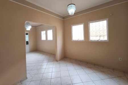 Casa à venda com 204m², 2 quartos e 2 vagas Casa à venda com 204m², 2 quartos e 2 vagasSala