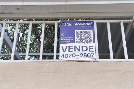 Casa à venda com 204m², 2 quartos e 2 vagas Casa à venda com 204m², 2 quartos e 2 vagasPLACA INSTALADA NA FACHADA