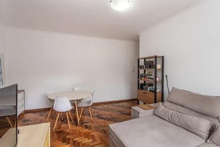 Sala de apartamento para alugar com 3 quartos, 80m² em Petrópolis, Porto Alegre