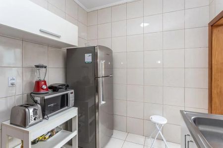 Cozinha de apartamento para alugar com 3 quartos, 80m² em Petrópolis, Porto Alegre