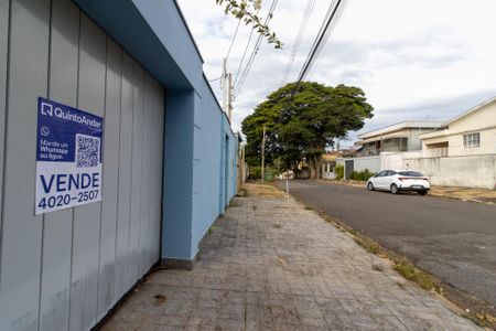 Casa à venda com 335m², 7 quartos e 2 vagas Casa à venda com 335m², 7 quartos e 2 vagasplaca