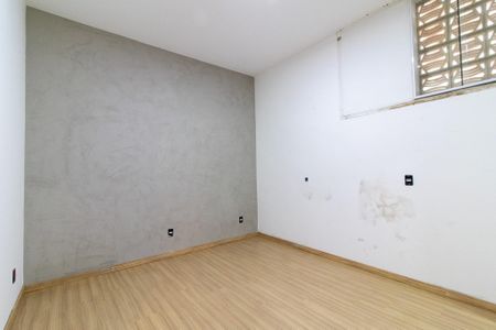 Casa à venda com 335m², 7 quartos e 2 vagas Casa à venda com 335m², 7 quartos e 2 vagasQuarto 6
