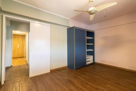 Casa à venda com 335m², 7 quartos e 2 vagas Casa à venda com 335m², 7 quartos e 2 vagasQuarto 4