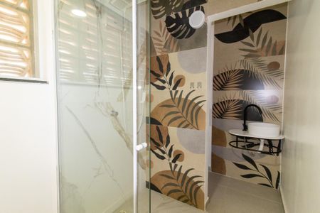 Casa à venda com 335m², 7 quartos e 2 vagas Casa à venda com 335m², 7 quartos e 2 vagasBanheiro 4