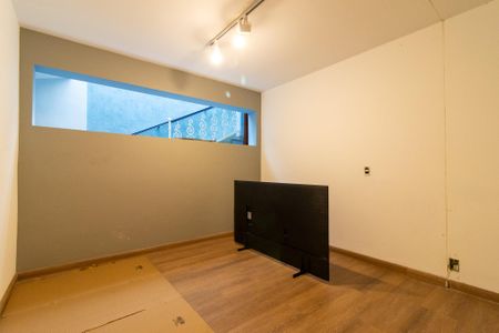 Casa à venda com 335m², 7 quartos e 2 vagas Casa à venda com 335m², 7 quartos e 2 vagasQuarto 5