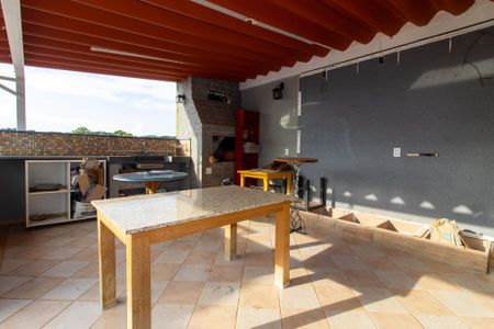 Casa à venda com 335m², 7 quartos e 2 vagas Casa à venda com 335m², 7 quartos e 2 vagasÁrea externa