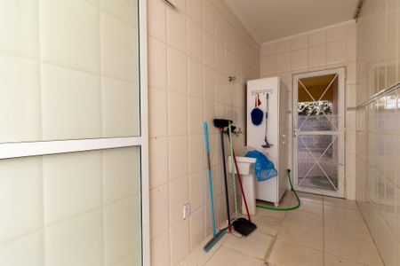 Casa à venda com 335m², 7 quartos e 2 vagas Casa à venda com 335m², 7 quartos e 2 vagasÁrea de Serviço