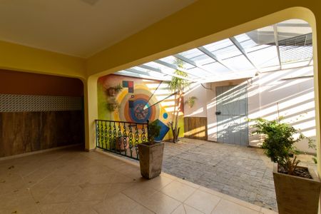 Casa à venda com 335m², 7 quartos e 2 vagas Casa à venda com 335m², 7 quartos e 2 vagasGaragem