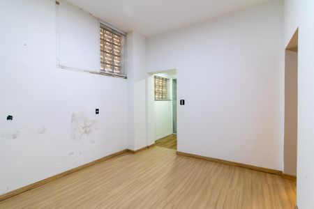 Casa à venda com 335m², 7 quartos e 2 vagas Casa à venda com 335m², 7 quartos e 2 vagasQuarto 6