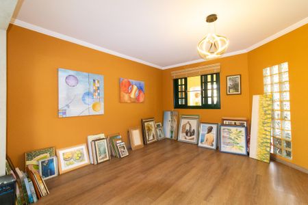 Casa à venda com 335m², 7 quartos e 2 vagas Casa à venda com 335m², 7 quartos e 2 vagasSala