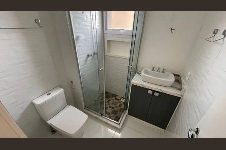Banheiro 1 de apartamento para alugar com 3 quartos, 68m² em Jardim Carvalho, Porto Alegre