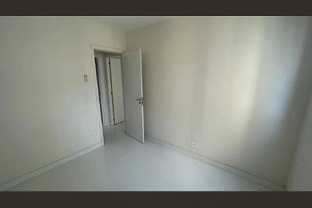 Quarto 1 de apartamento para alugar com 3 quartos, 68m² em Jardim Carvalho, Porto Alegre