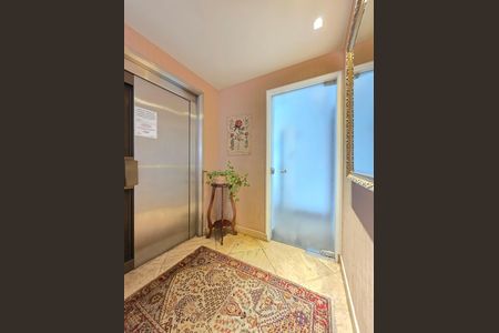 Apartamento à venda com 302m², 4 quartos e 3 vagas Apartamento à venda com 302m², 4 quartos e 3 vagasHall do apartamento