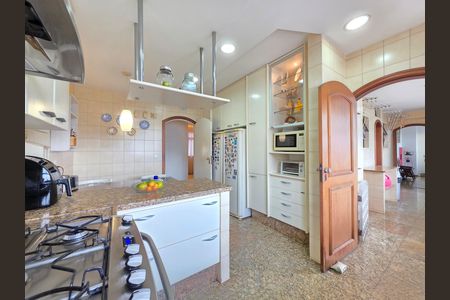Apartamento à venda com 302m², 4 quartos e 3 vagas Apartamento à venda com 302m², 4 quartos e 3 vagasCozinha