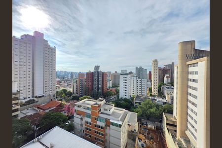 Apartamento à venda com 302m², 4 quartos e 3 vagas Apartamento à venda com 302m², 4 quartos e 3 vagasVista