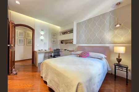 Apartamento à venda com 302m², 4 quartos e 3 vagas Apartamento à venda com 302m², 4 quartos e 3 vagasQuarto Suíte 2