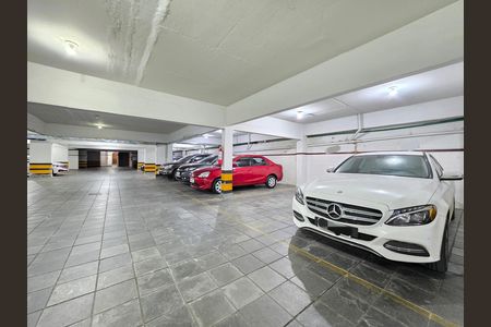 Apartamento à venda com 302m², 4 quartos e 3 vagas Apartamento à venda com 302m², 4 quartos e 3 vagasGaragem