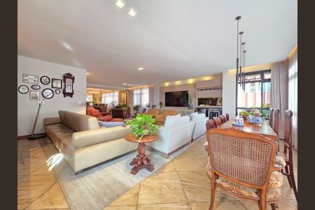 Apartamento à venda com 302m², 4 quartos e 3 vagas Apartamento à venda com 302m², 4 quartos e 3 vagasSala