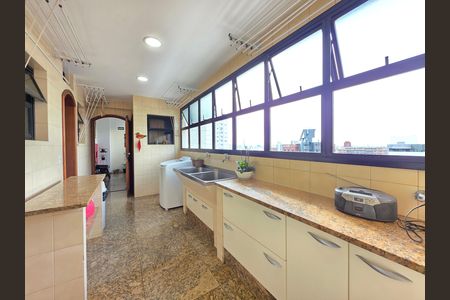 Apartamento à venda com 302m², 4 quartos e 3 vagas Apartamento à venda com 302m², 4 quartos e 3 vagasÁrea de Serviço
