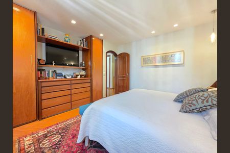 Apartamento à venda com 302m², 4 quartos e 3 vagas Apartamento à venda com 302m², 4 quartos e 3 vagasQuarto Suíte Master