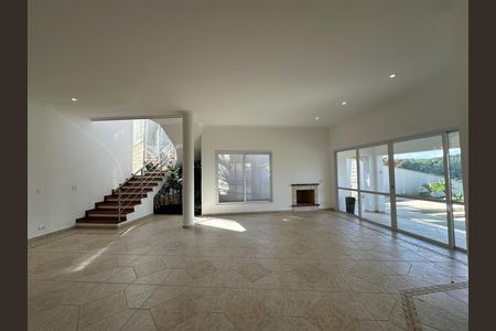 Casa de condomínio à venda com 600m², 4 quartos e 2 vagas Casa de condomínio à venda com 600m², 4 quartos e 2 vagasÁrea comum